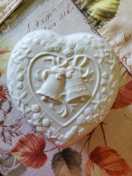 Lenox Other - Lenox Heart Shaped Trinket Box